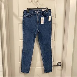 ✨SOLD✨ Old Navy super skinny rockstar jeans NWT